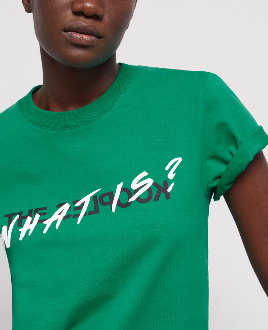 grünes t-shirt damen mit „what is“-schriftzug