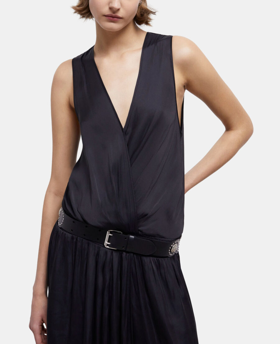 vestido largo negro satinado