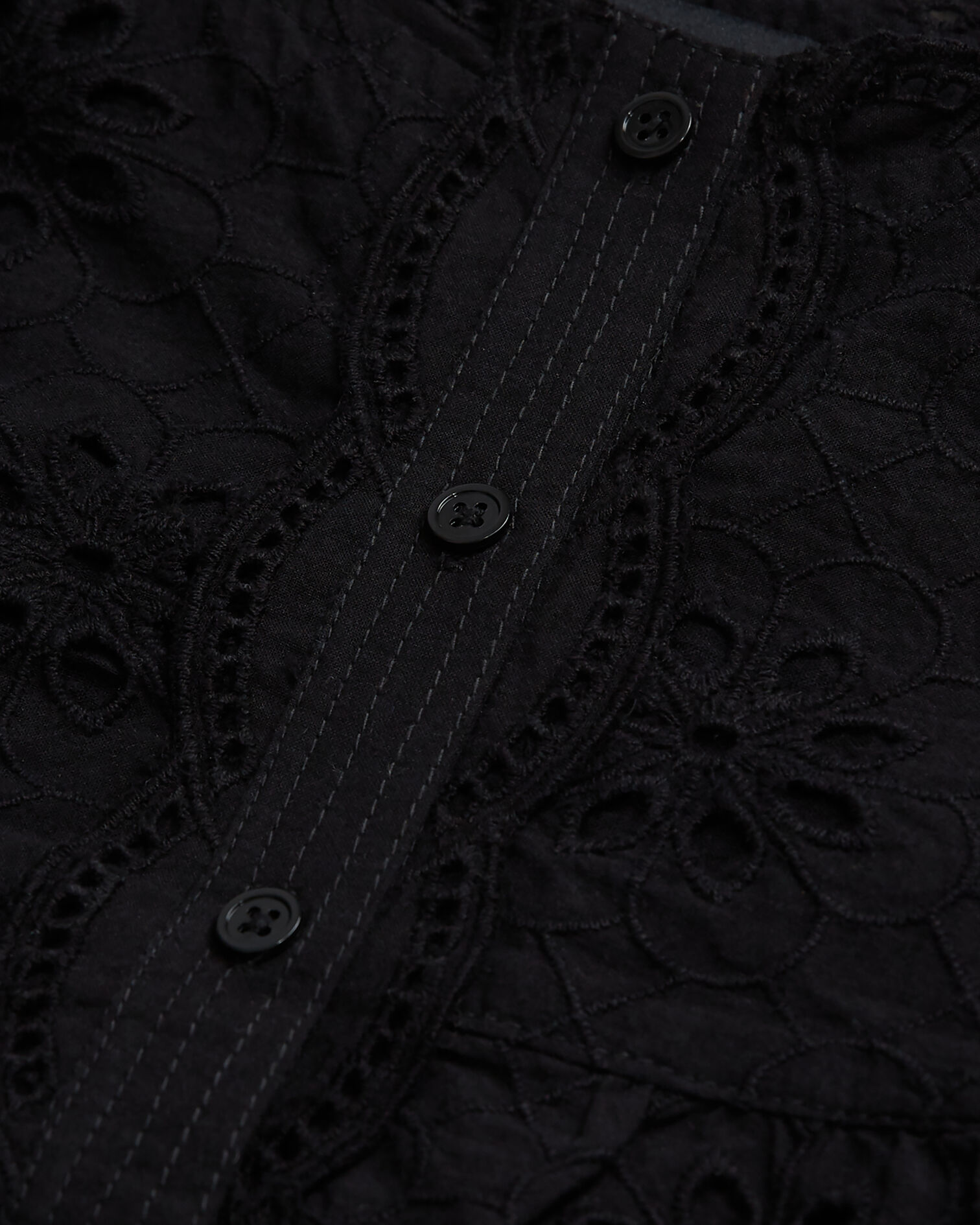 Kurzes, schwarzes Top mit englischer Stickerei, BLACK, hi-res image number null