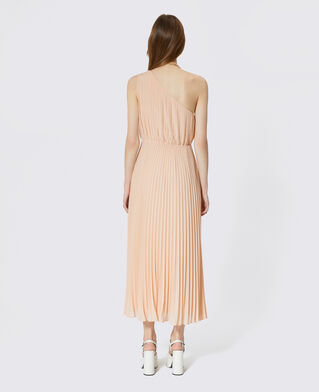 The Kooples FEMME NUDE POUDRE robe longue asym&eacute;trique pliss&eacute;e p&ecirc;che