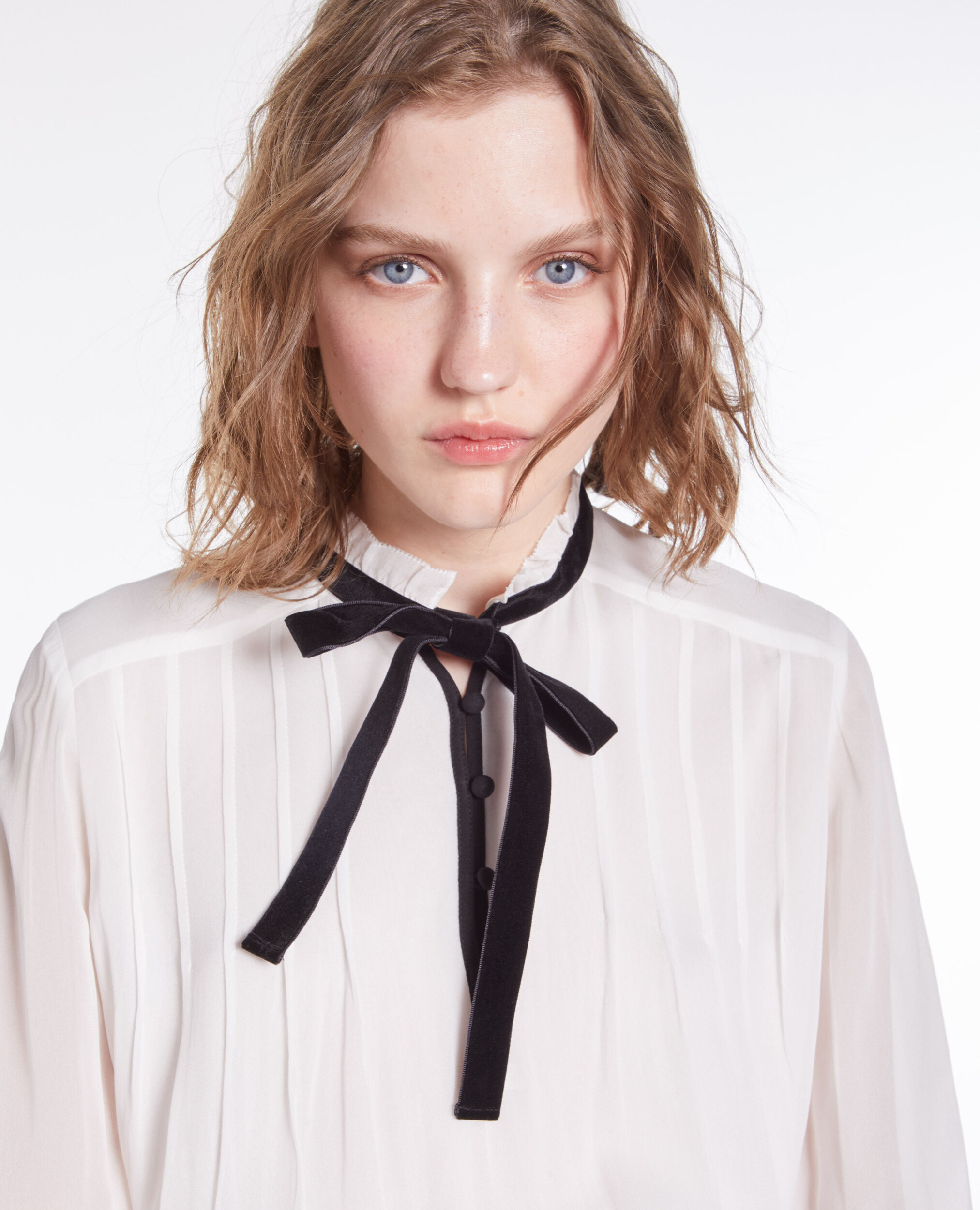 Ecrufarbenes Top mit Veloursdetail, OFF WHITE, hi-res image number null