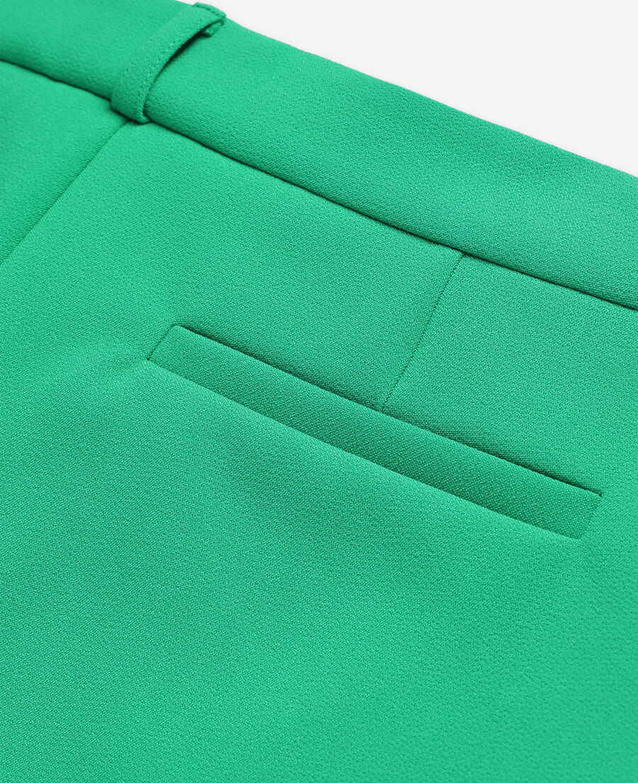 grüne anzugshorts aus krepp