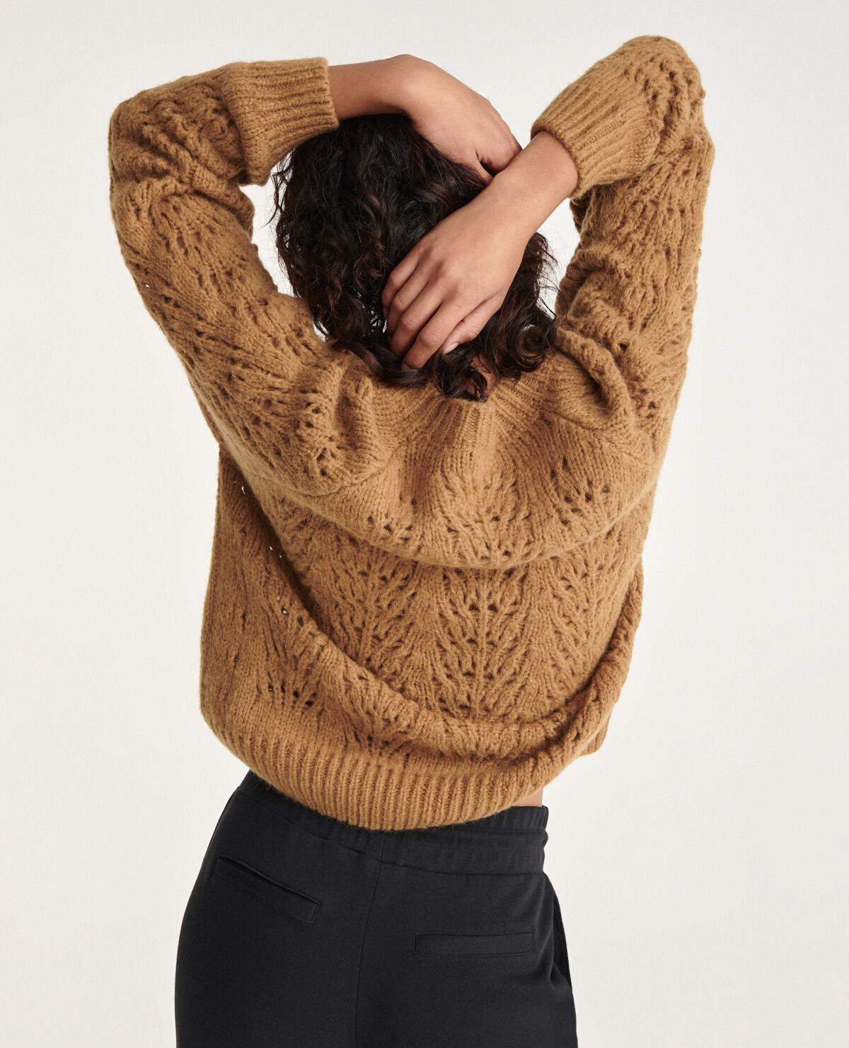 Camel knit shop
