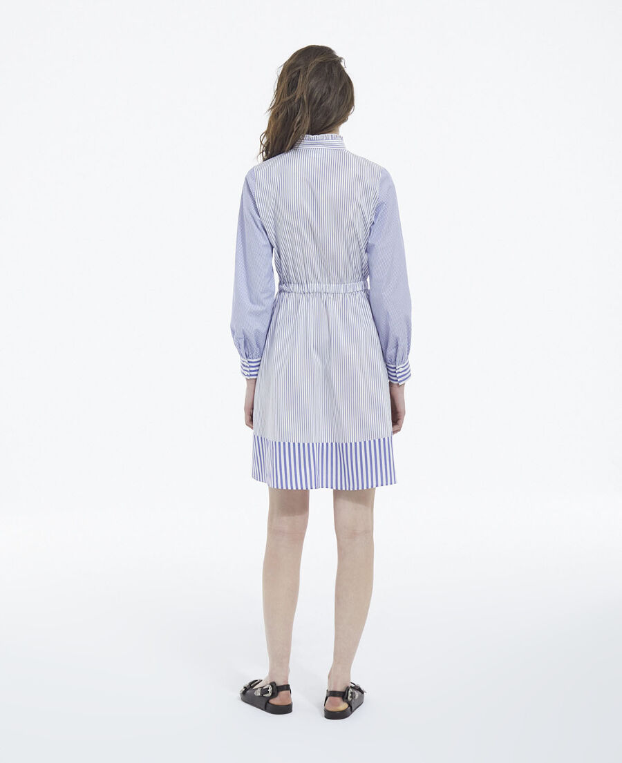 kurzes kleid mit himmelblauen streifen