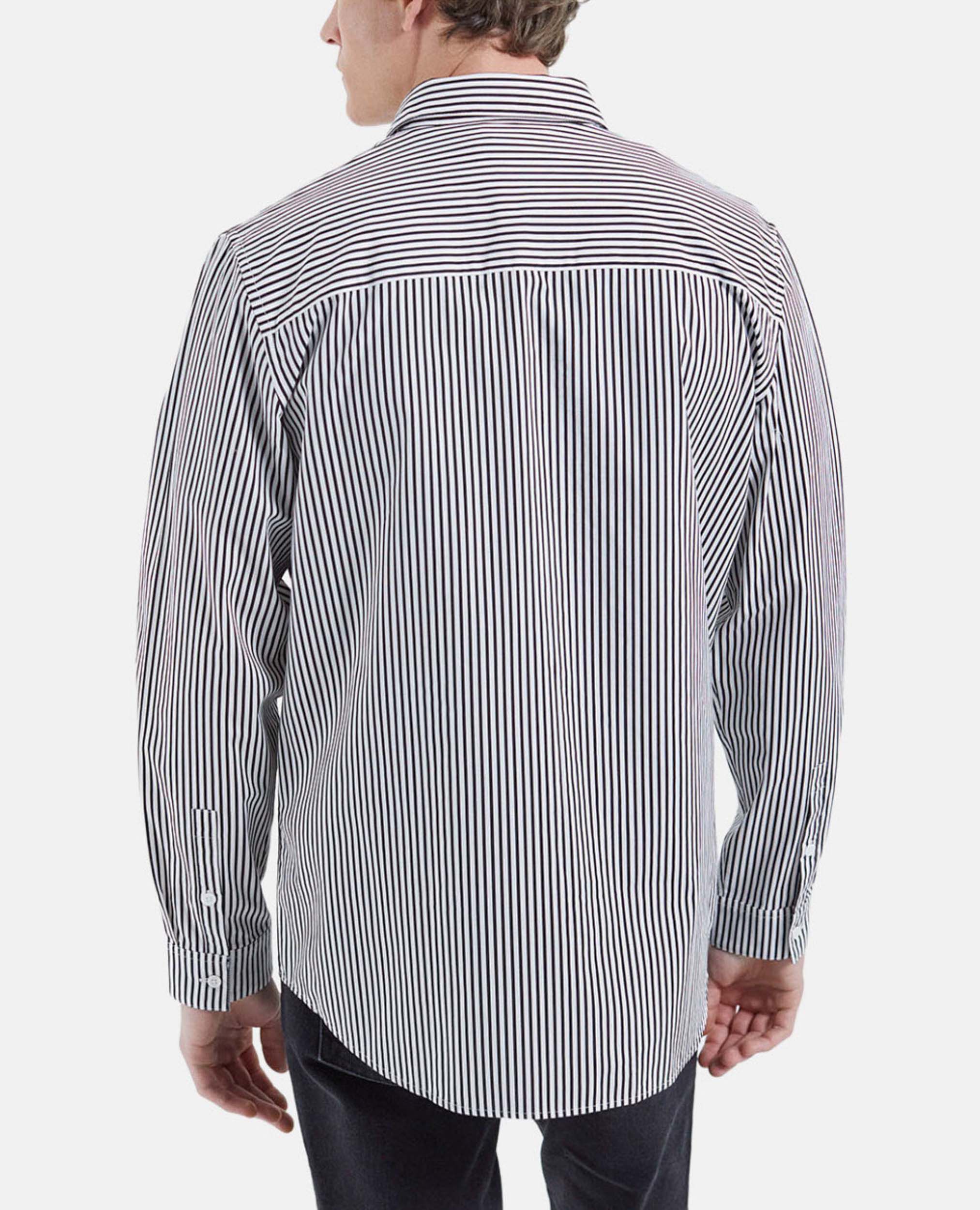 Shirt with classic collar
