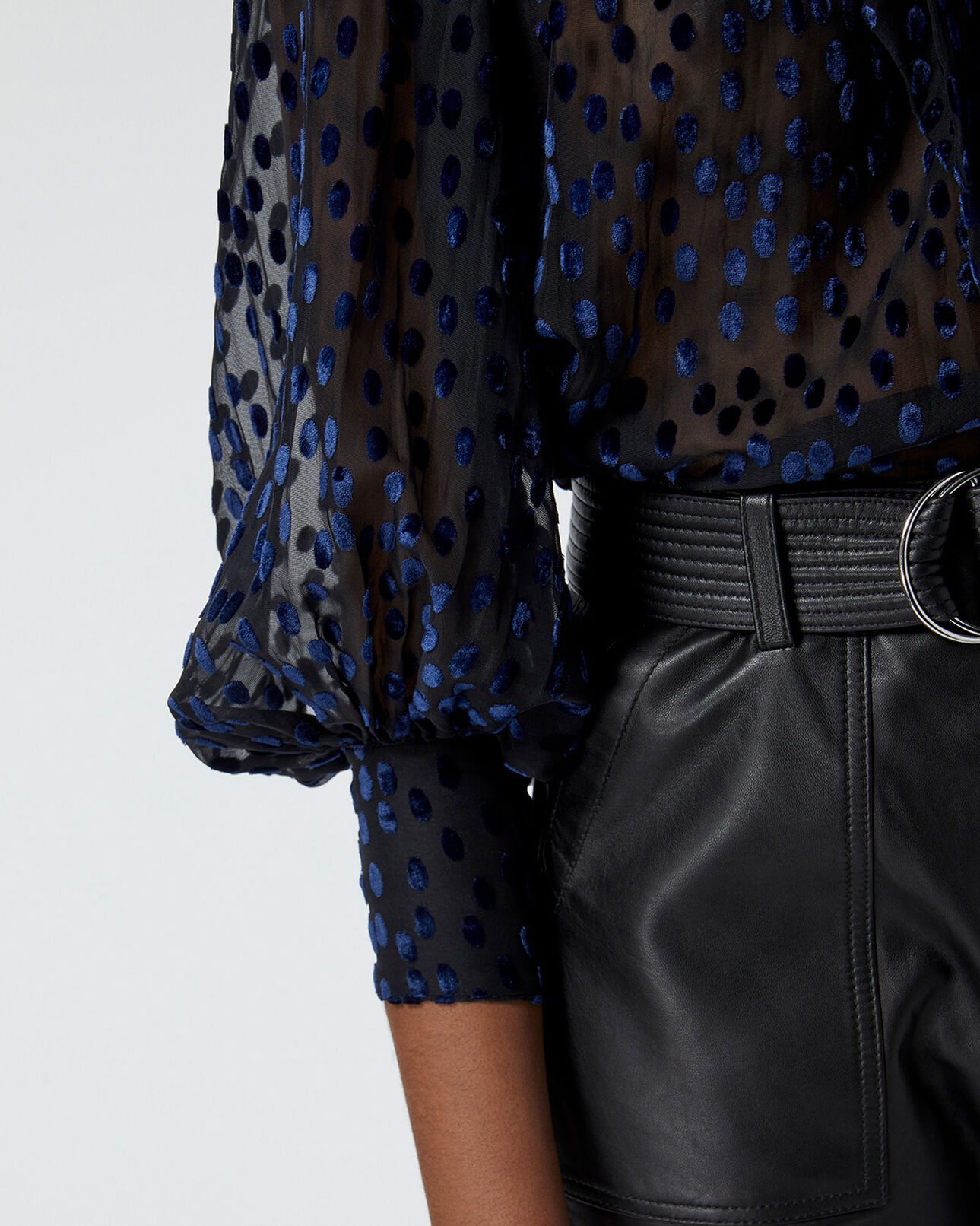 The Kooples MUJER BLACK / PURPLE top cuello corbata terciopelo devoré lunares