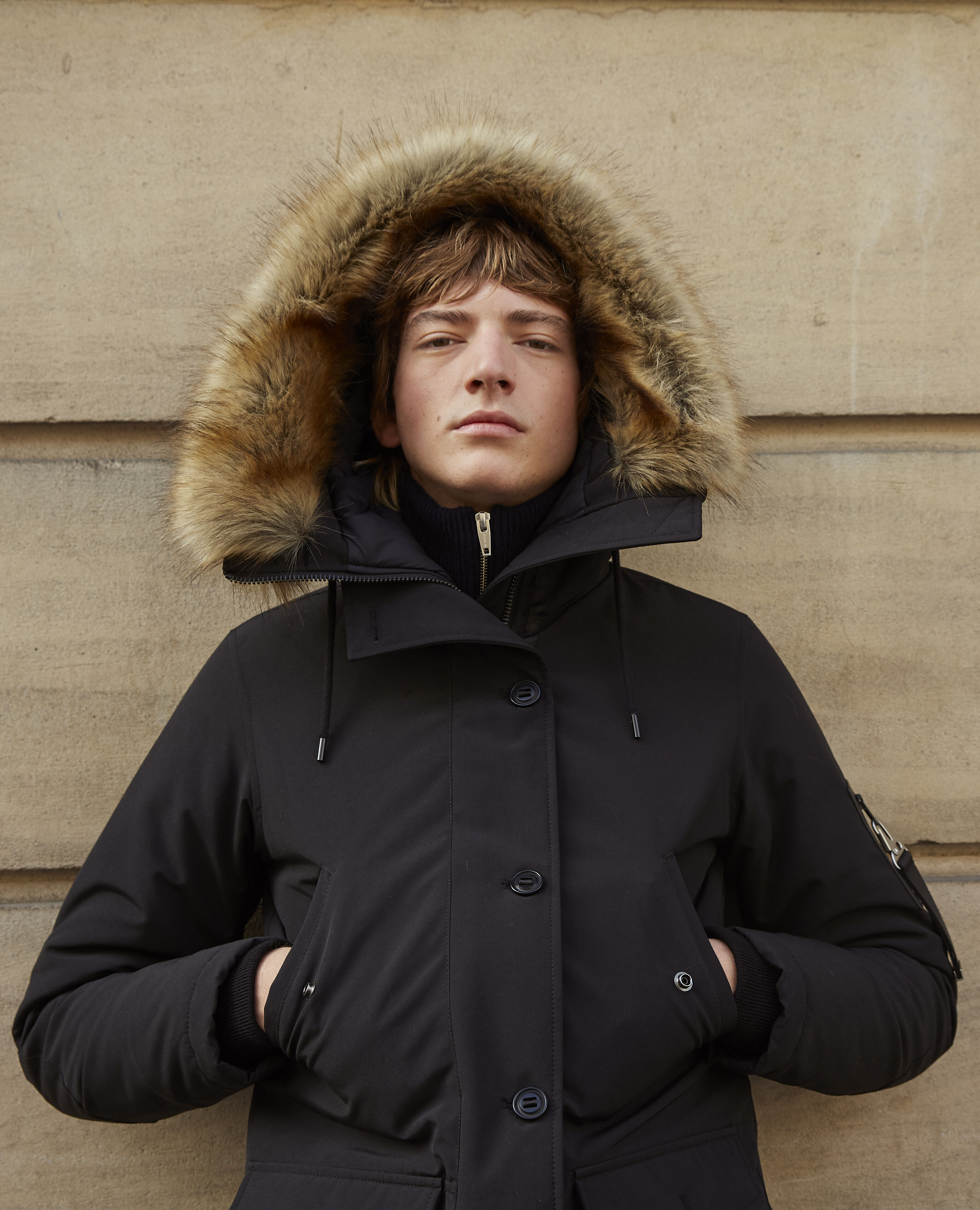 Parka longue polyester noire a capuche