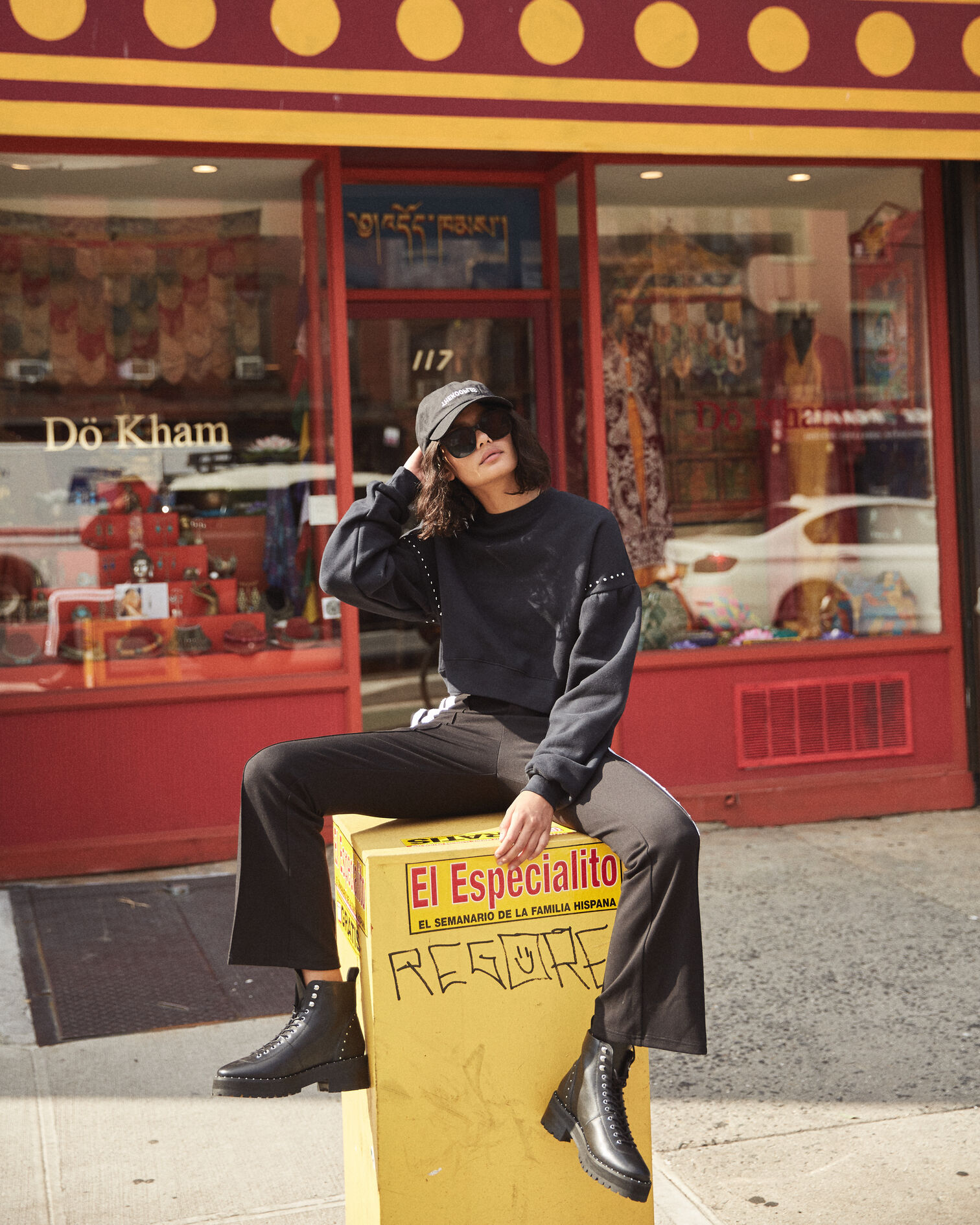 Cropped black fleece sweatshirt with studs, BLACK, hi-res image number null