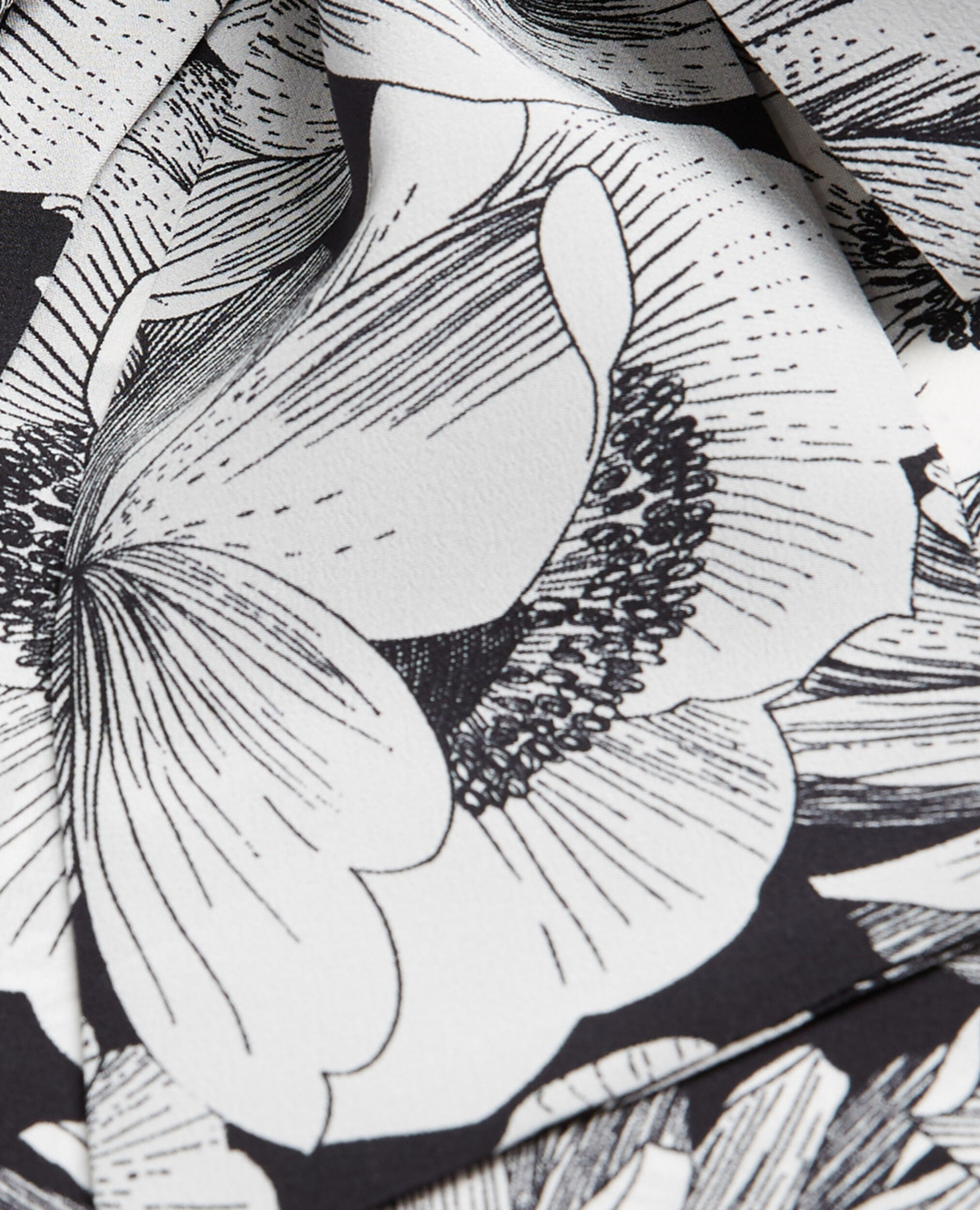 Floral silk shirt pussy bow collar, BLACK WHITE, hi-res image number null