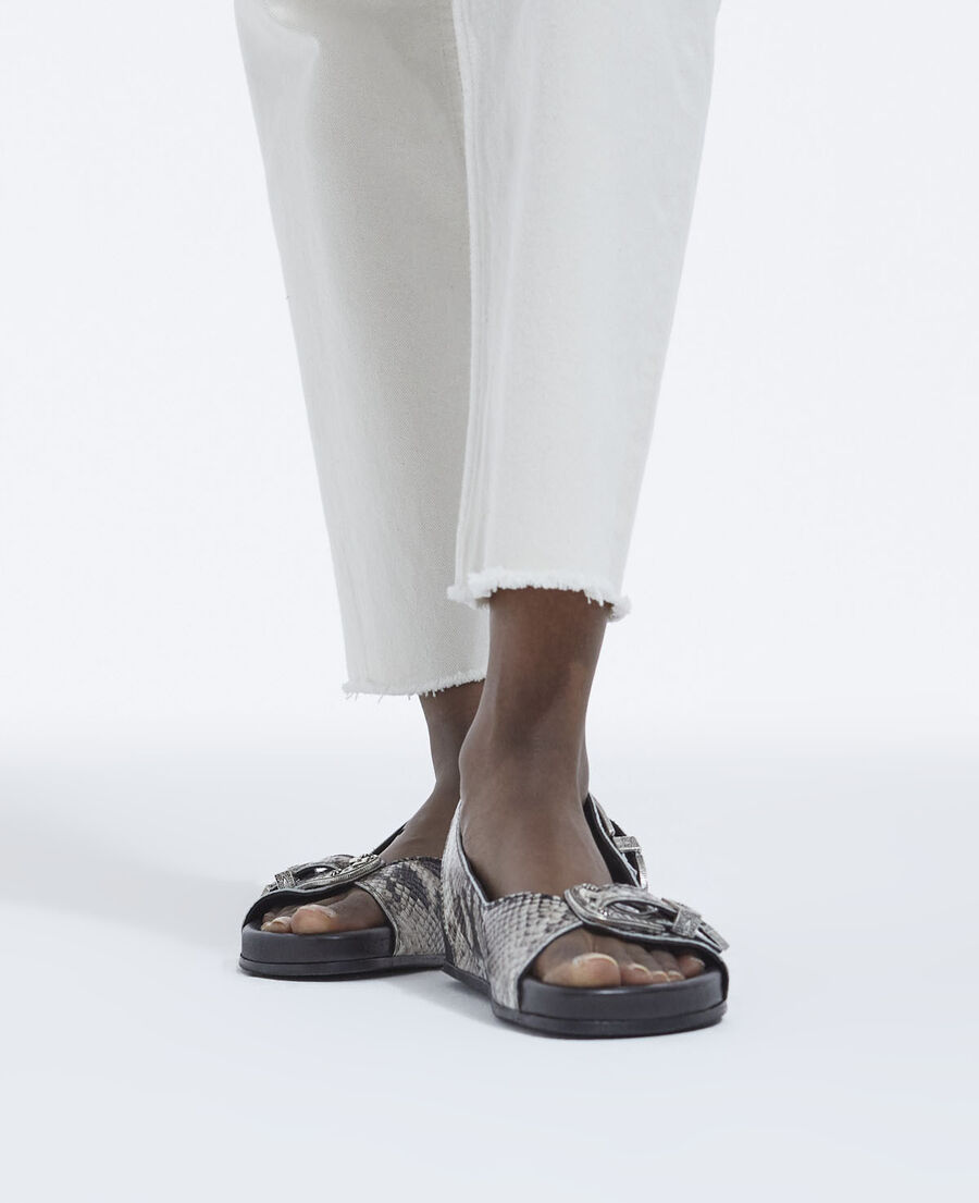 sandales cuir noires et grises plates à motif