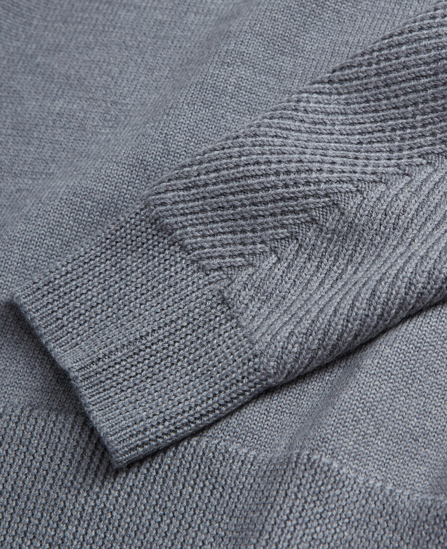 pull en laine gris