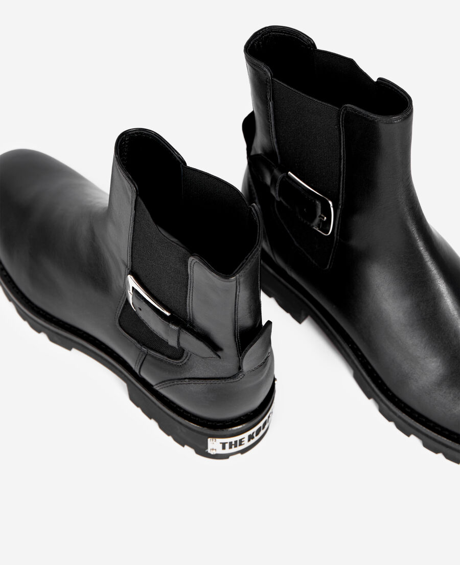 schwarze chelsea-boots aus leder