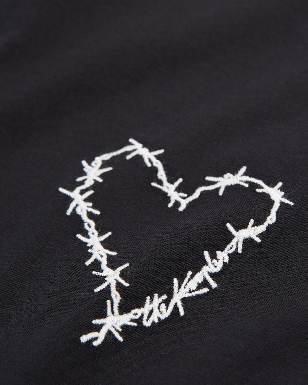 The Kooples HOMME BLACK t-shirt noir avec cœur brodé