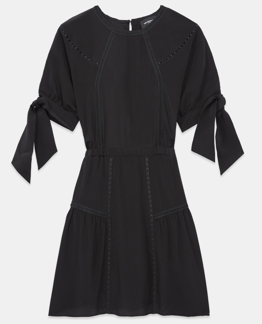 The Kooples DAMEN BLACK kurzes schwarzes seidenkleid mit bindeärmeln