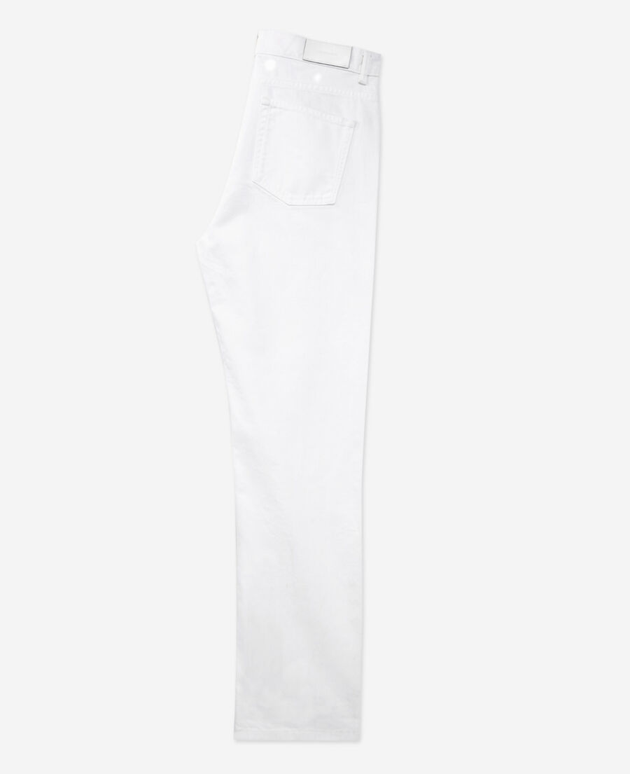 white straight-cut jeans w/ five pockets
