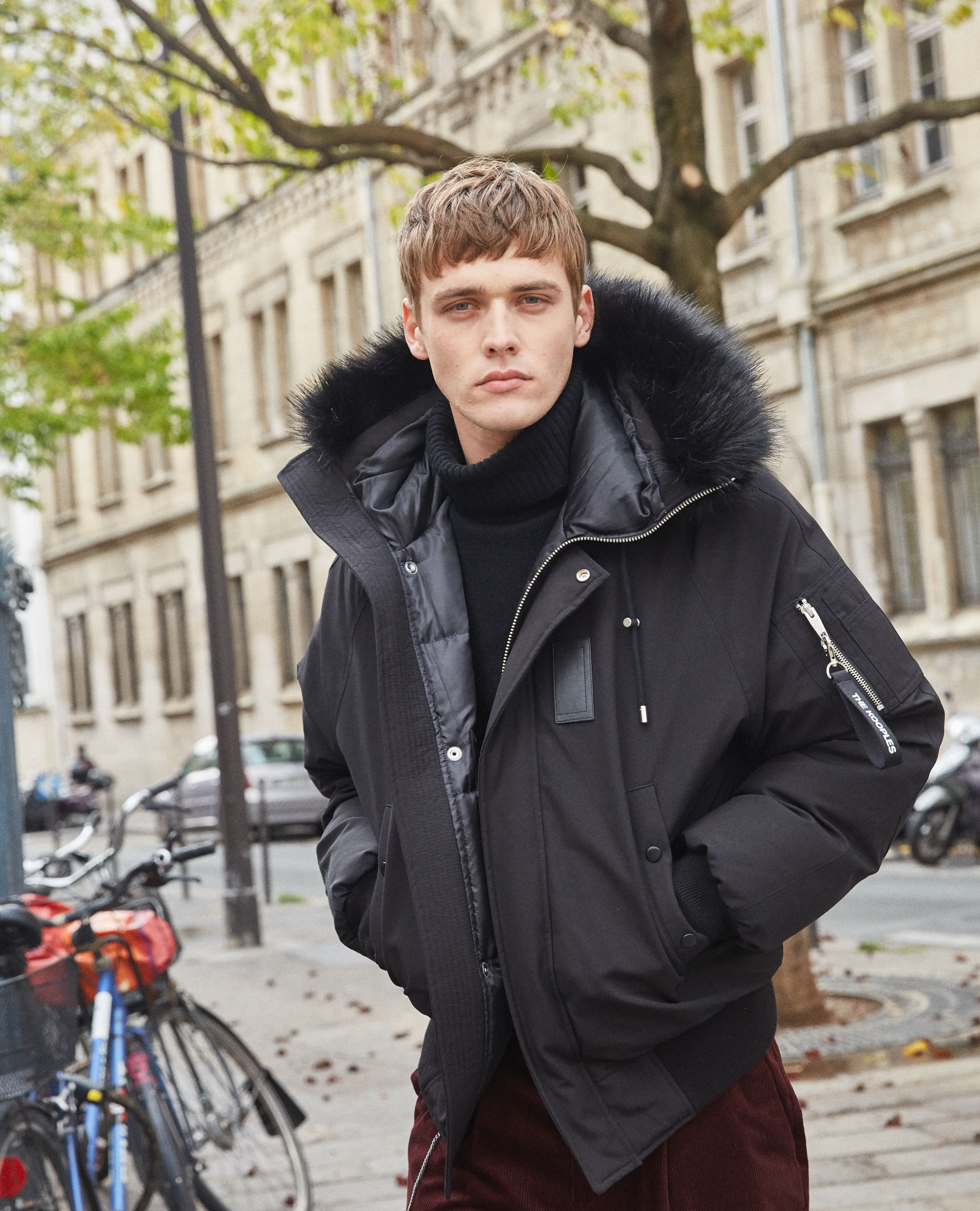 Short black down jacket