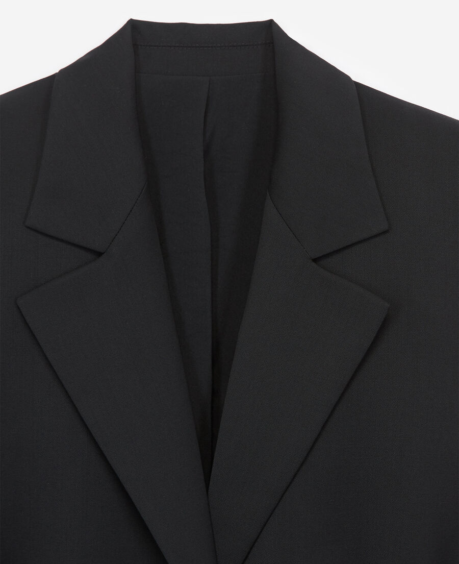 chaqueta negra formal corta