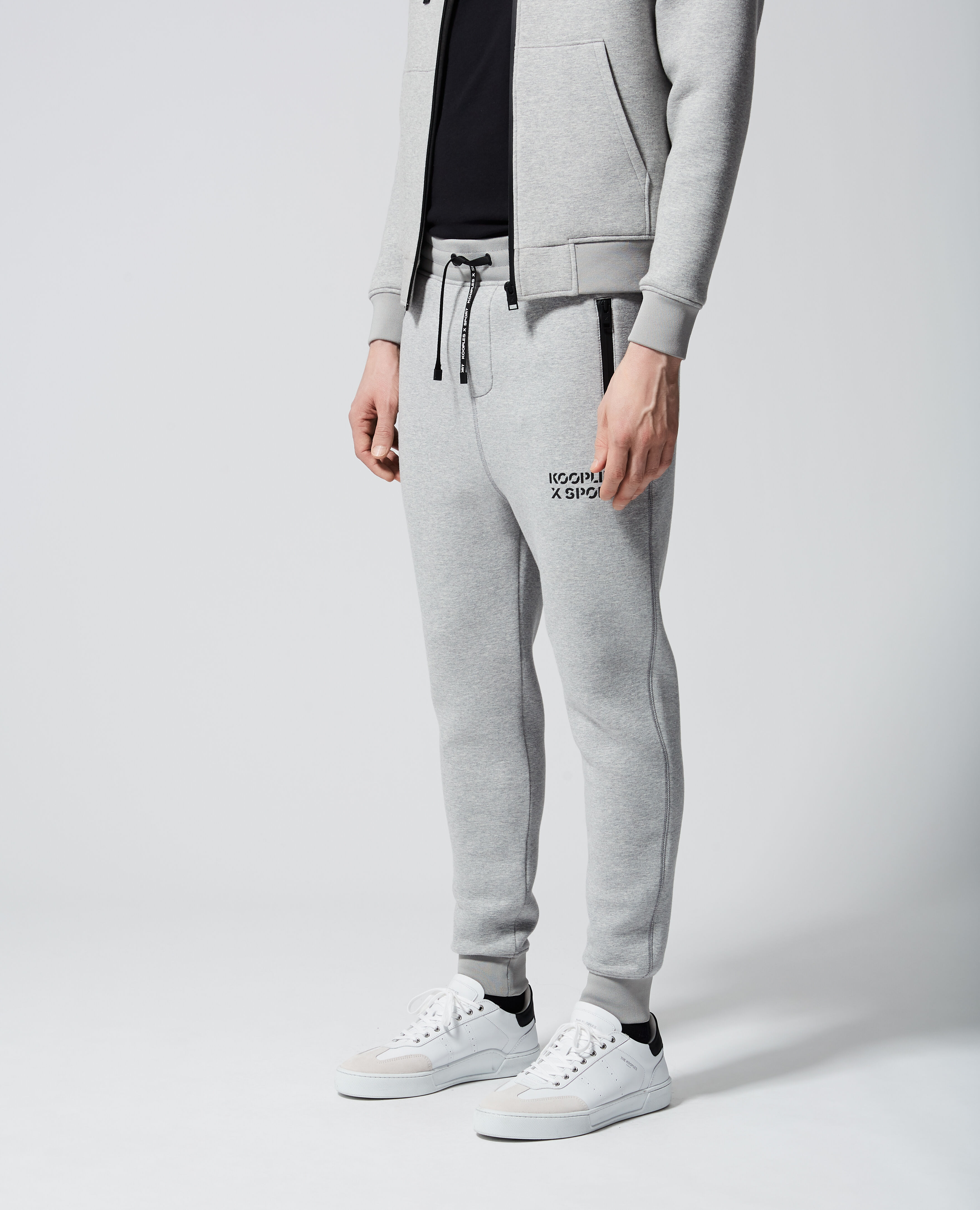 Nike tech fleece 2025 joggers light grey