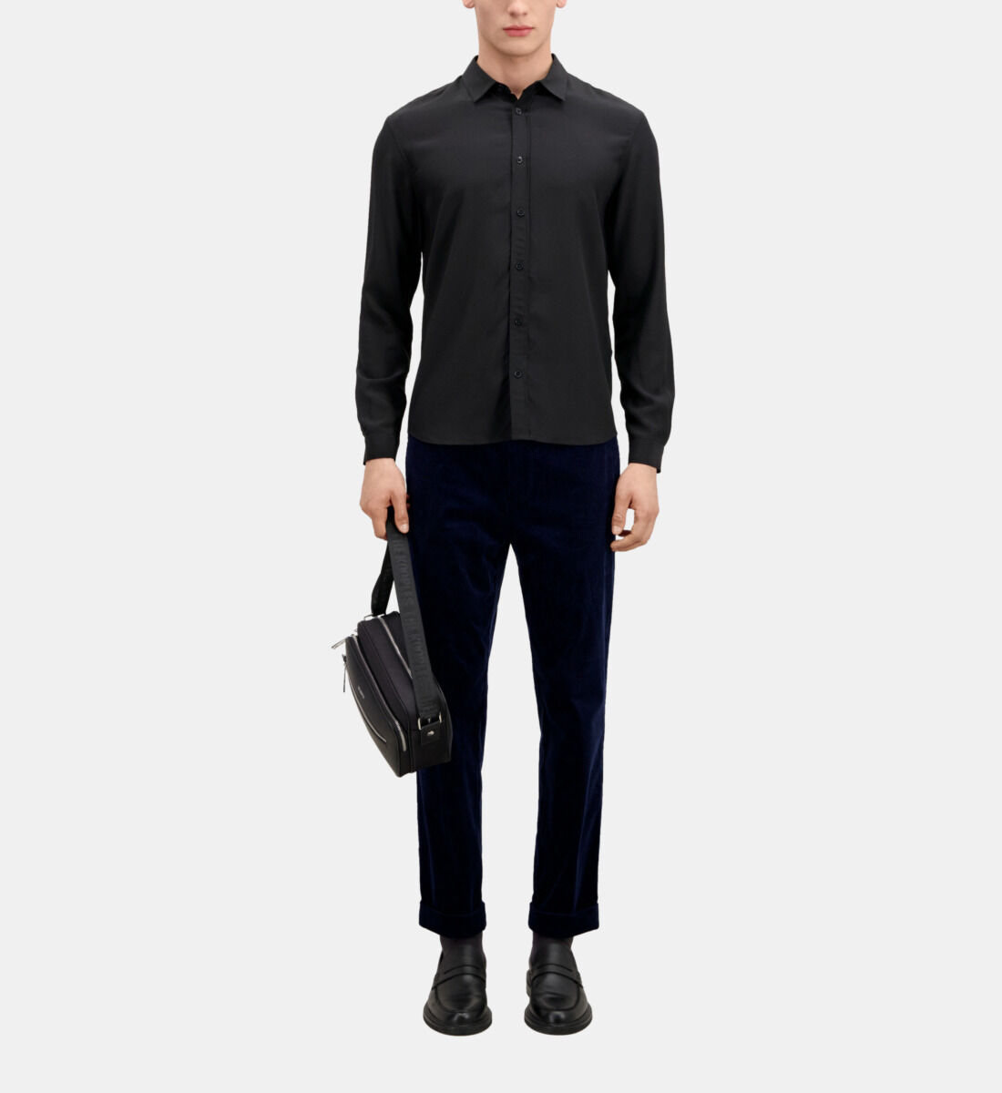 Camisa negra de seda shop