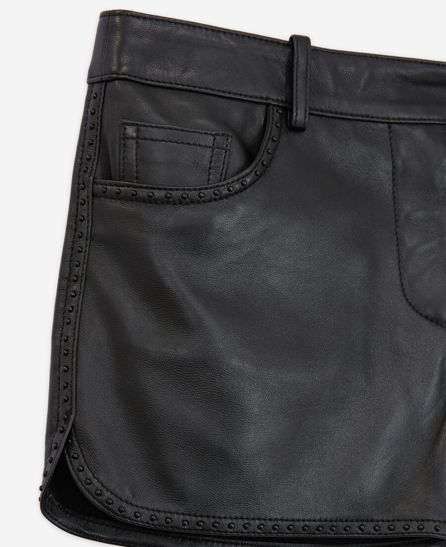 short piel tachuelas negro
