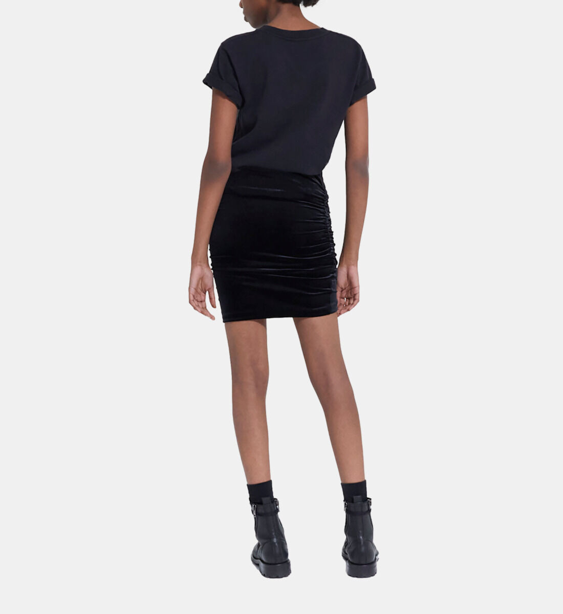 Short hot sale velvet skirt