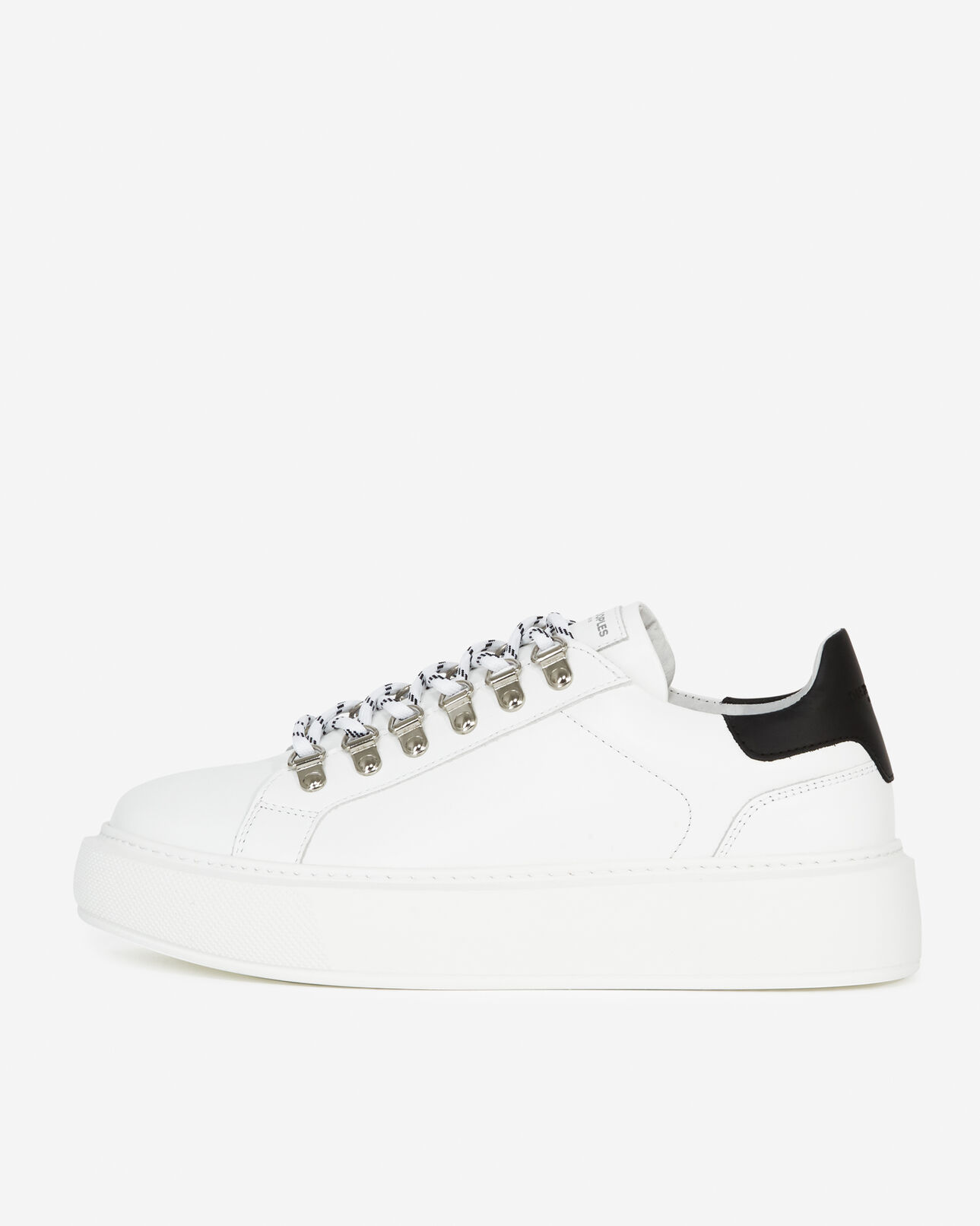The Kooples FEMME WHITE / BLACK baskets blanches cuir lisse détail noir