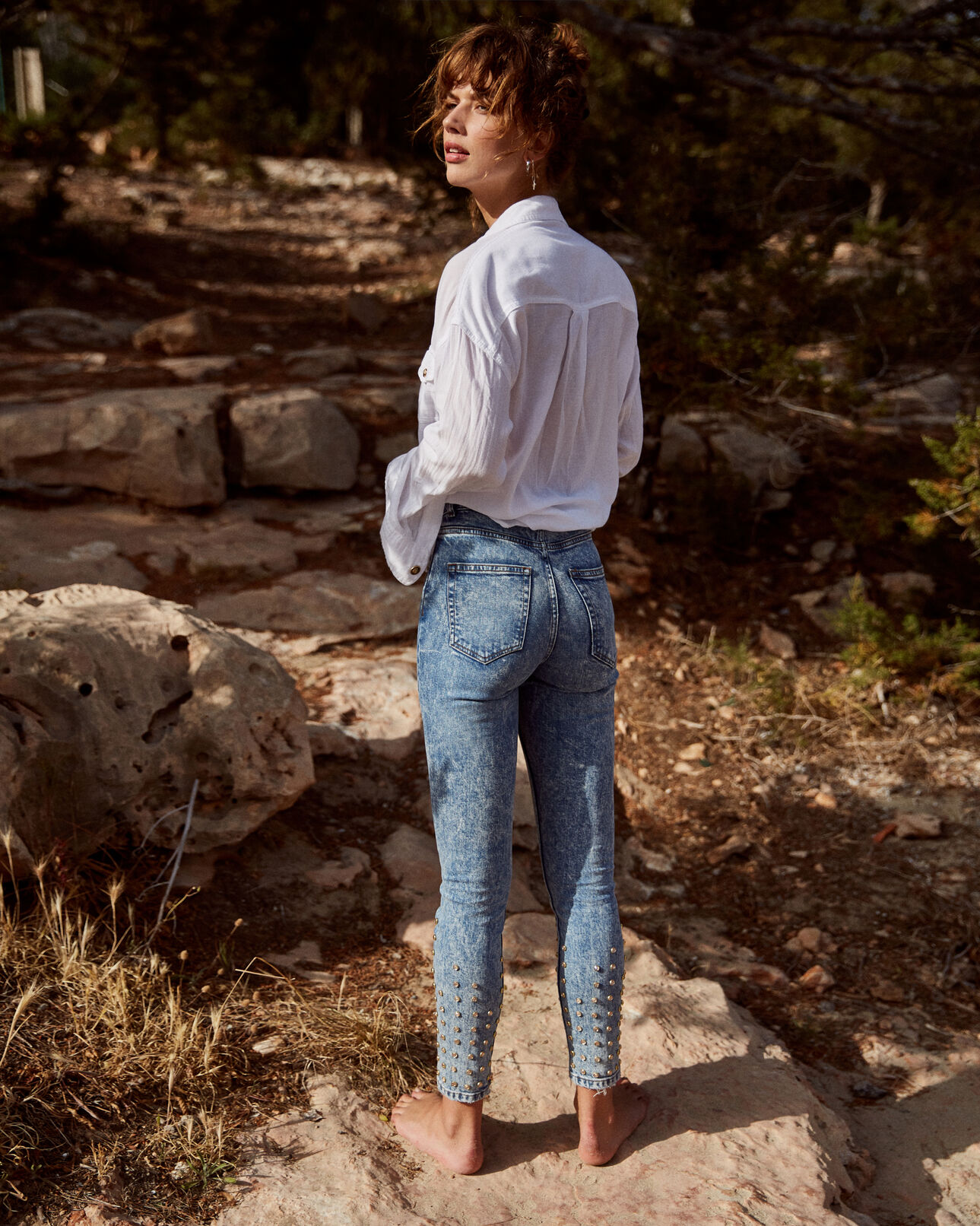 The Kooples DAMEN BLUE DENIM verwaschene vintage-jeans mit strass