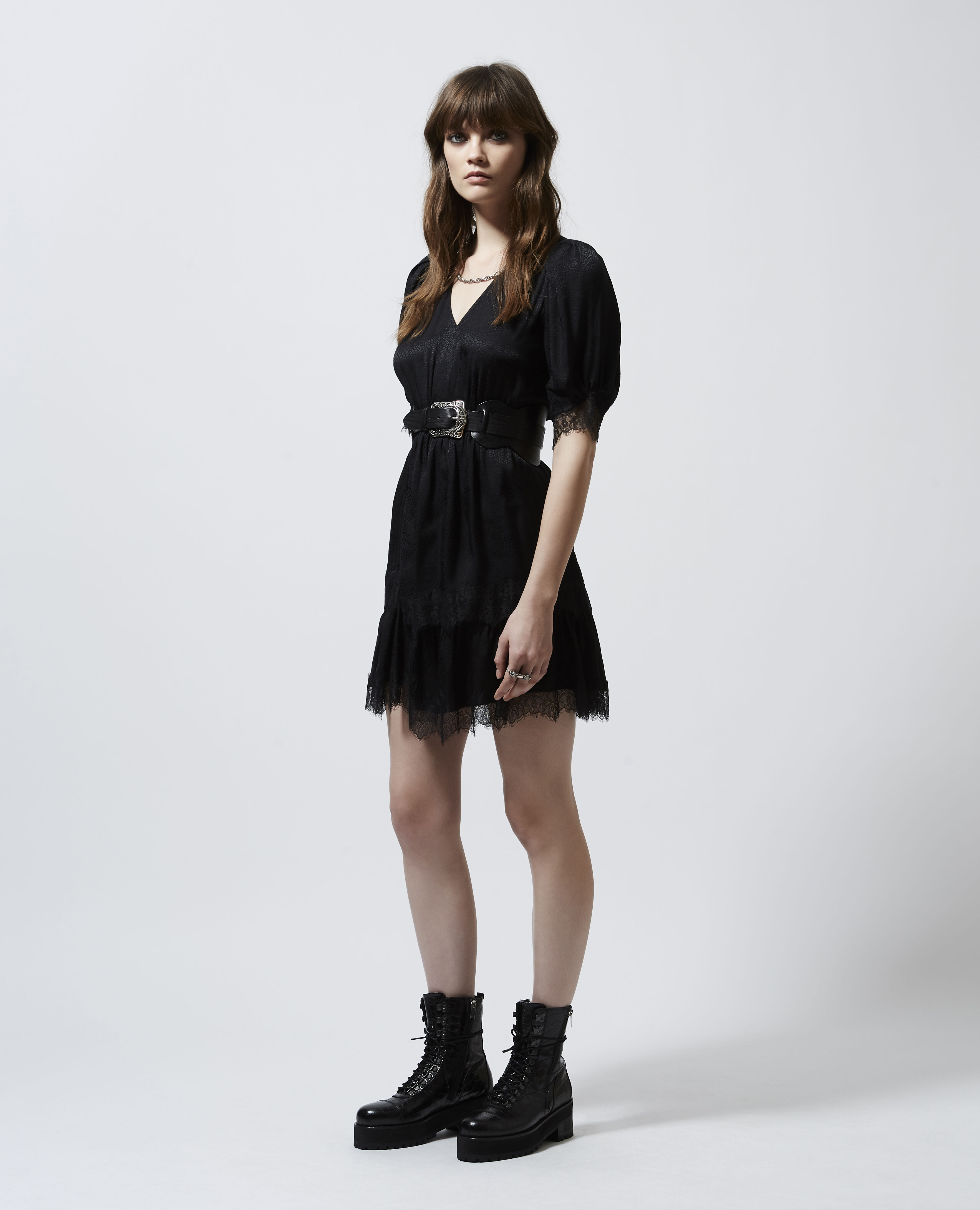 Vestido rockero manga corta negro jacquard The Kooples