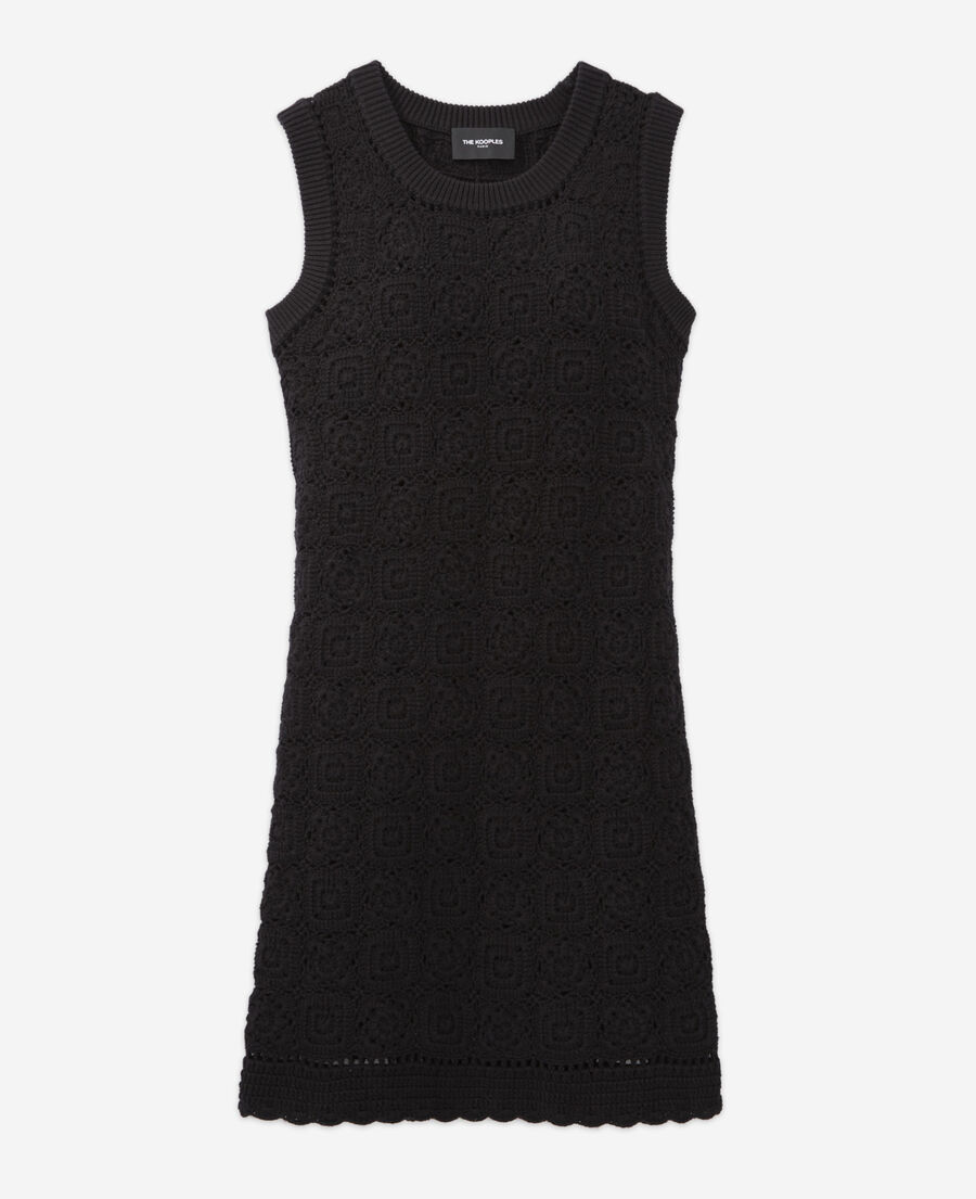 short sleeveless black cotton dress