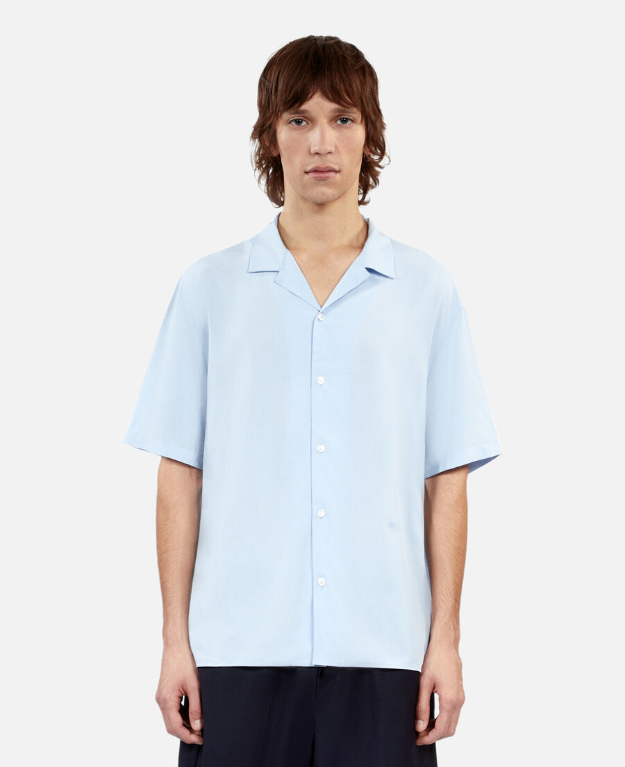 sky blue short-sleeved shirt