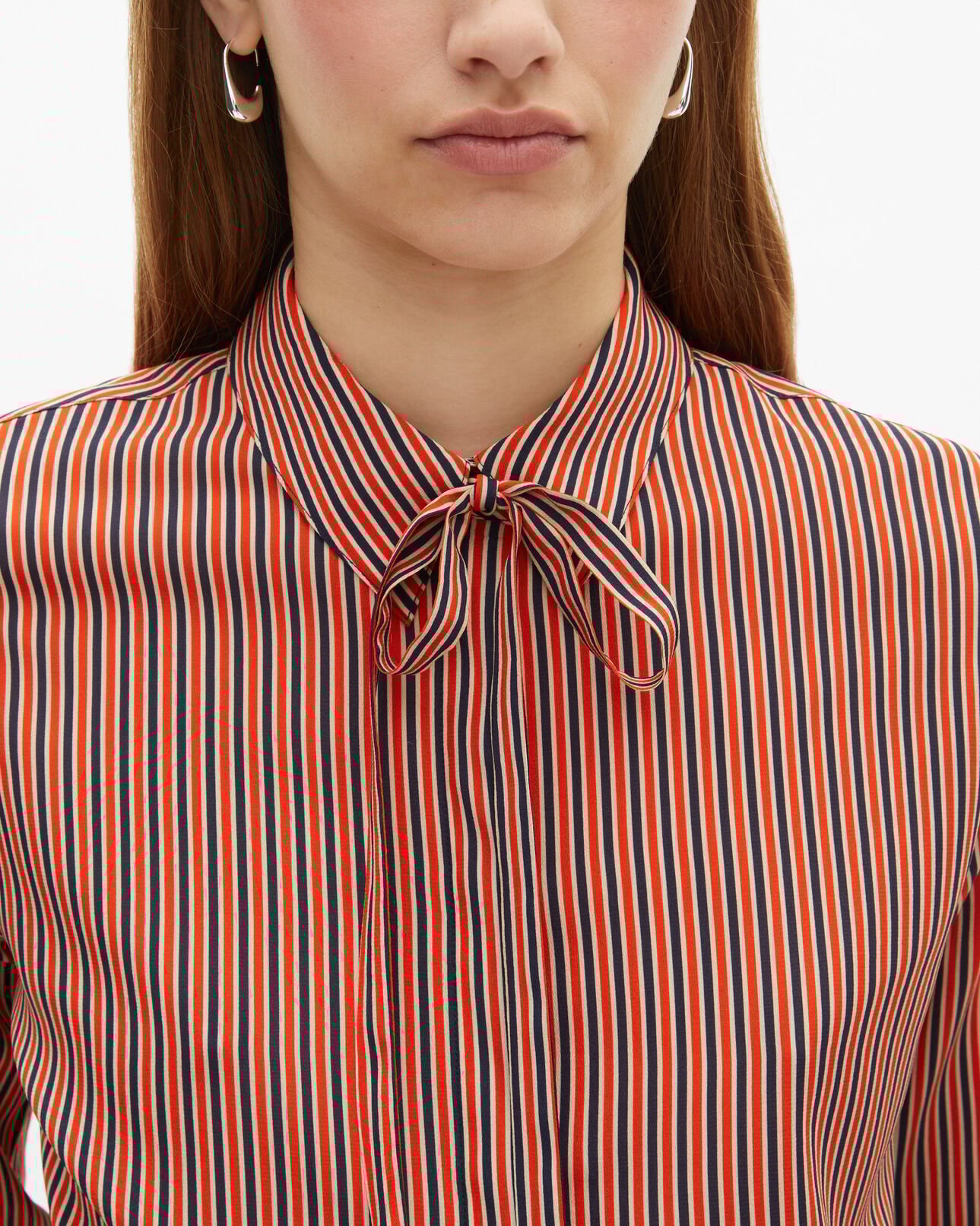 The Kooples FEMME DARK NAVY / FIRE RED chemise à rayures rouge et bleue