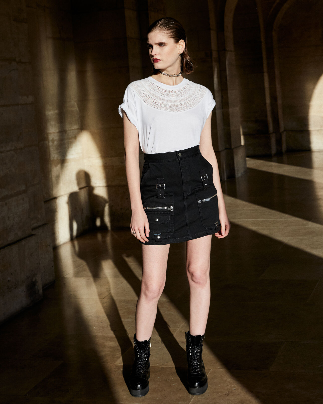 The Kooples FEMME BLACK WASHED jupe courte taille haute jean noir