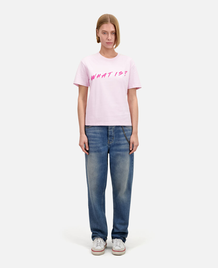 rosa t-shirt damen mit „what is“-schriftzug