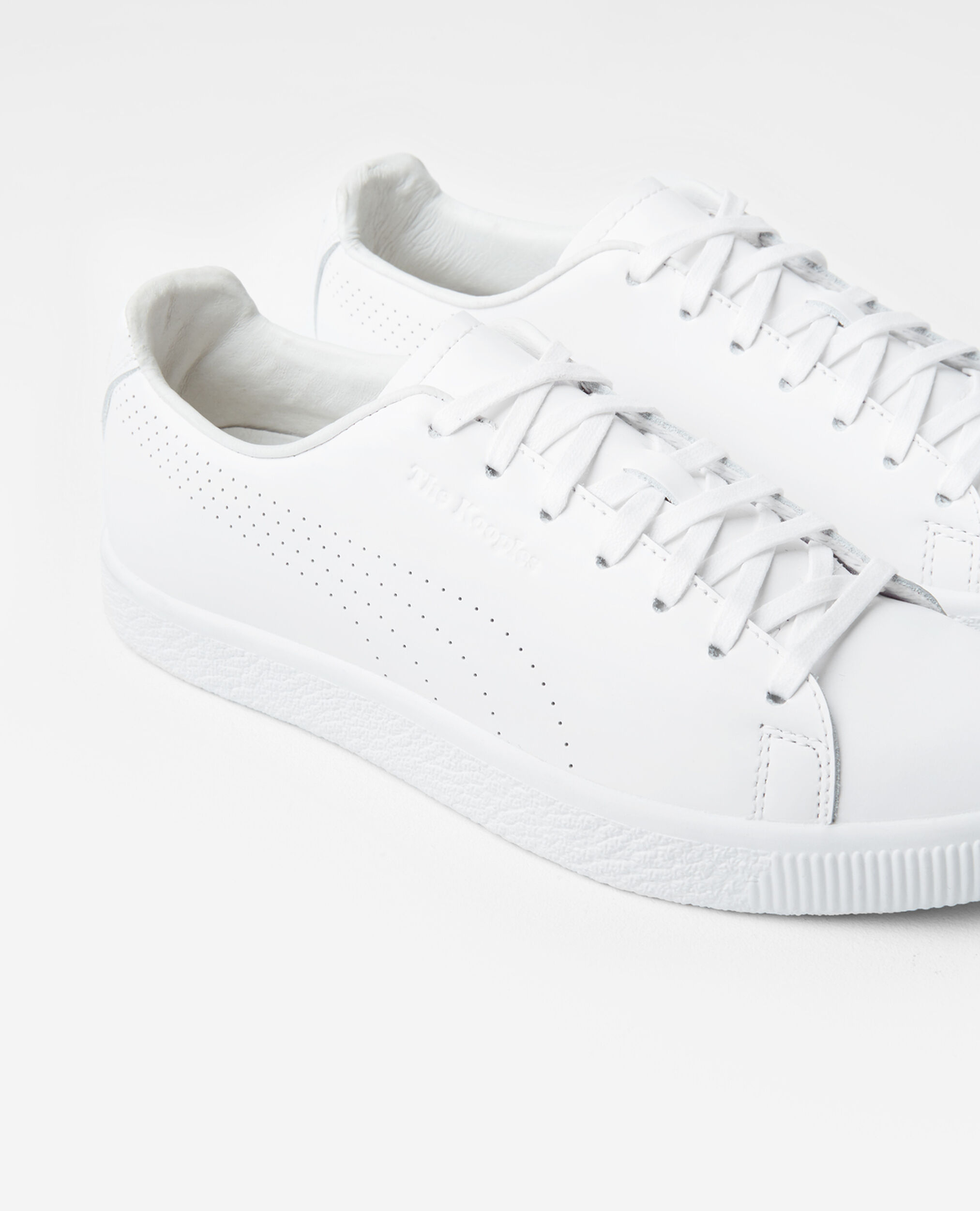 tos estación de televisión Excremento Baskets blanches Clyde Puma x The Kooples