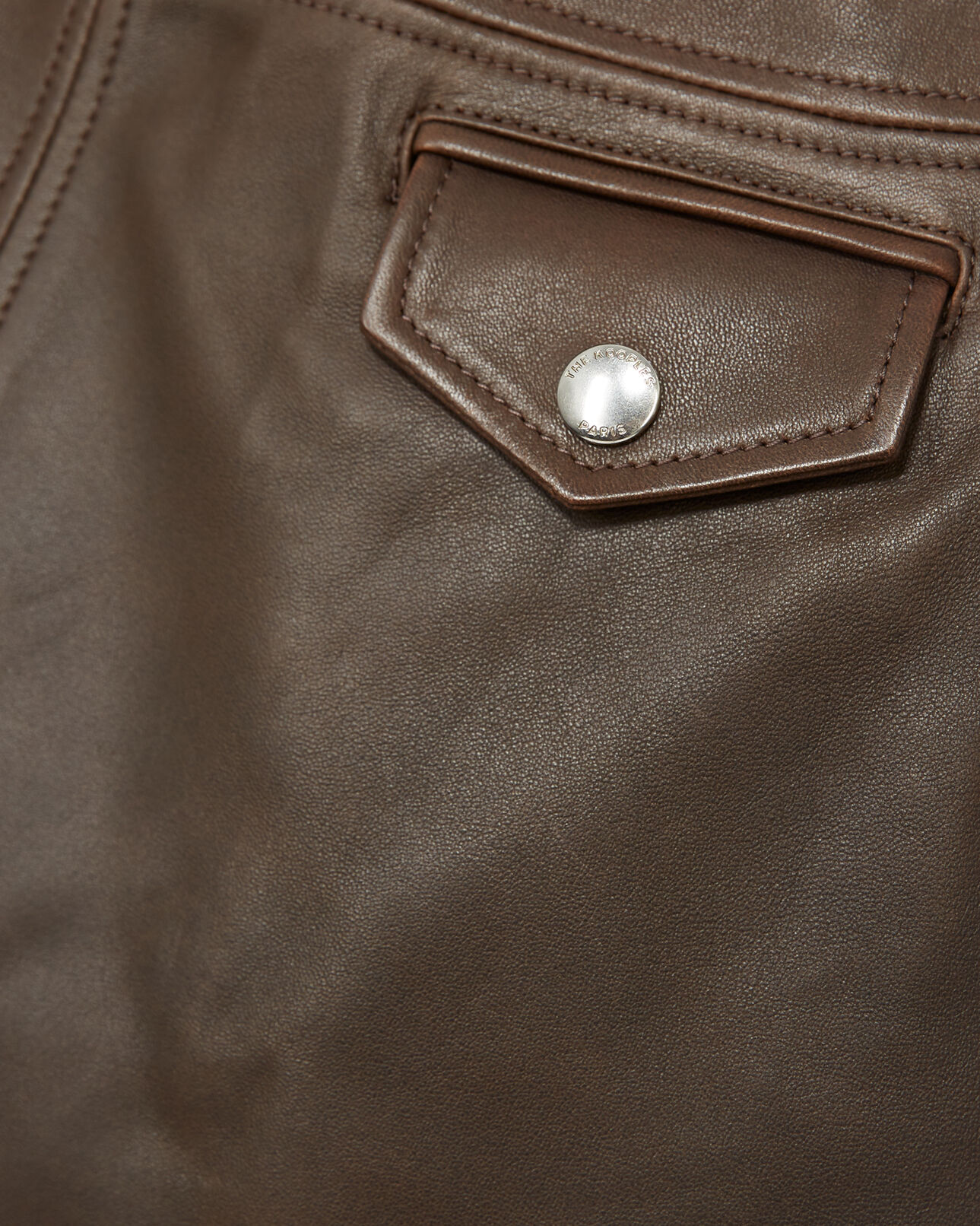 The Kooples FEMME BLACK VINTAGE jupe courte en cuir marron