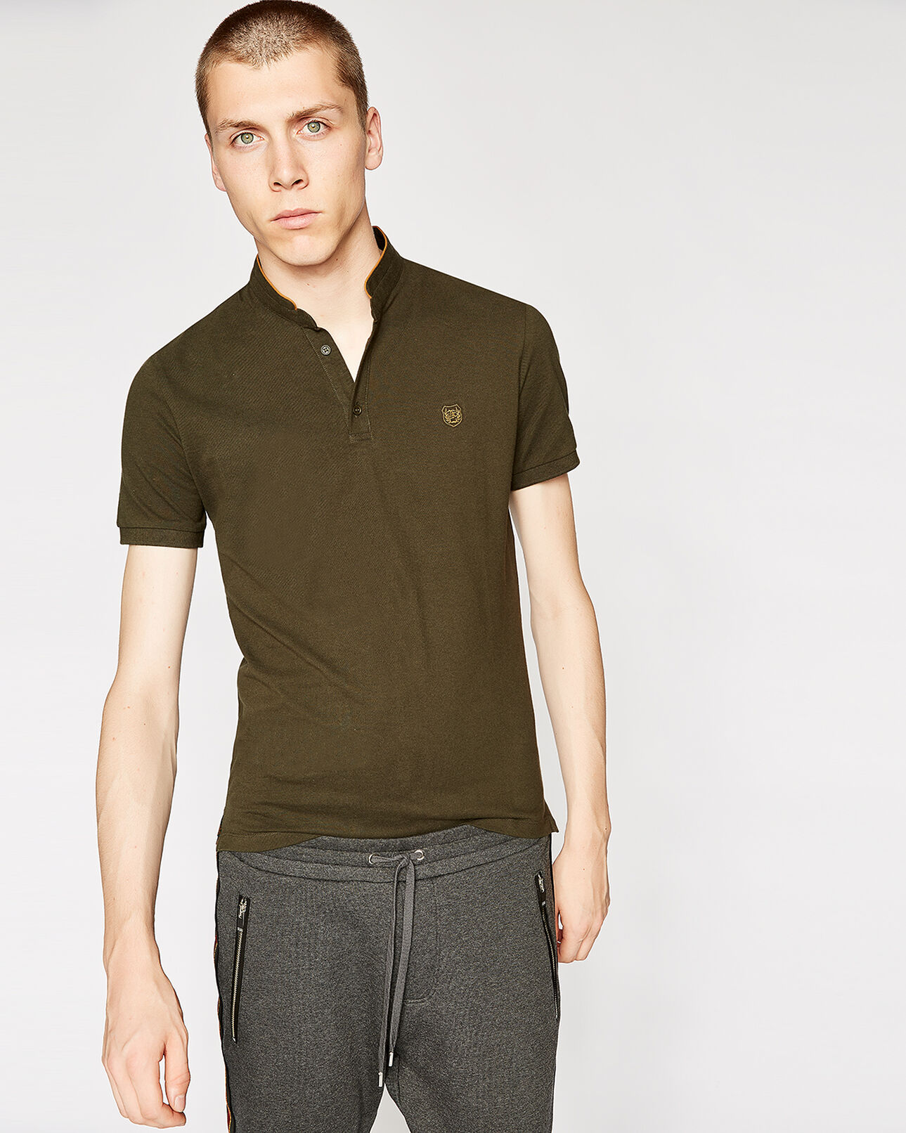 The Kooples HOMME ROBIN GREEN / DIJON polo coton vert forêt détails bleu marine