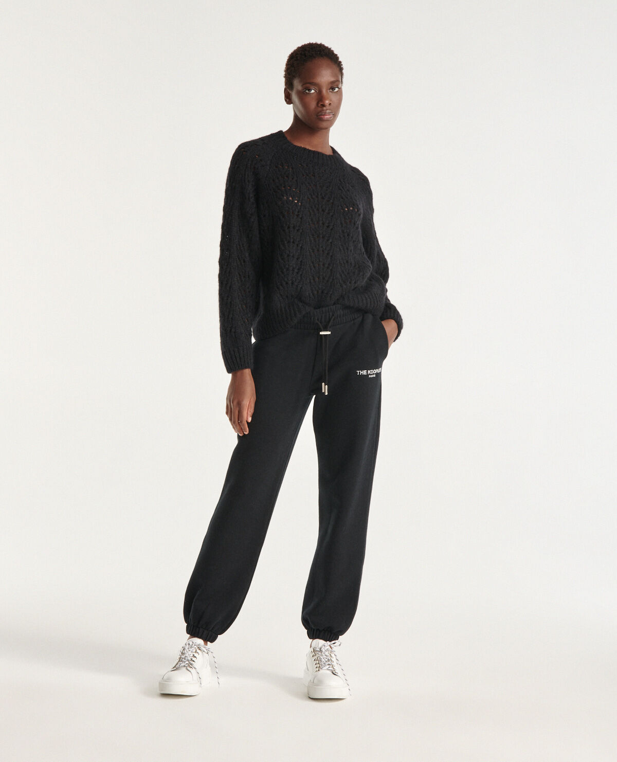Pull noir manches hotsell bouffantes