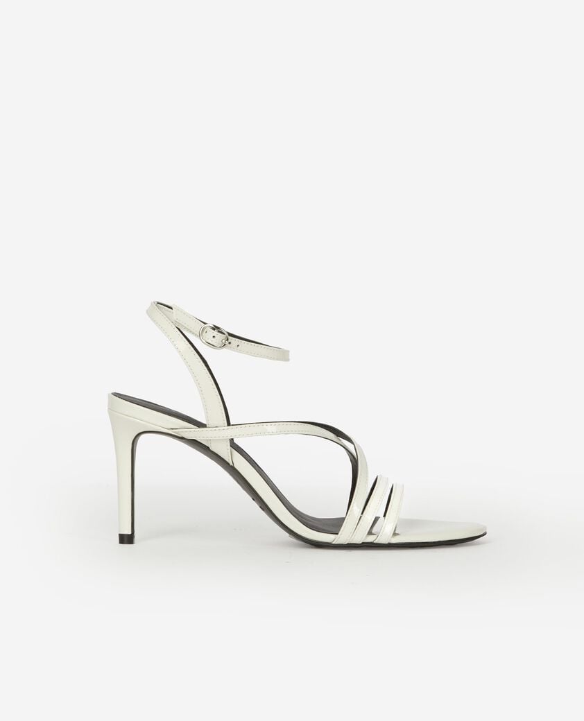 The Kooples DAMEN ECRU wei&szlig;e sandalen mit abs&auml;tzen aus lackleder