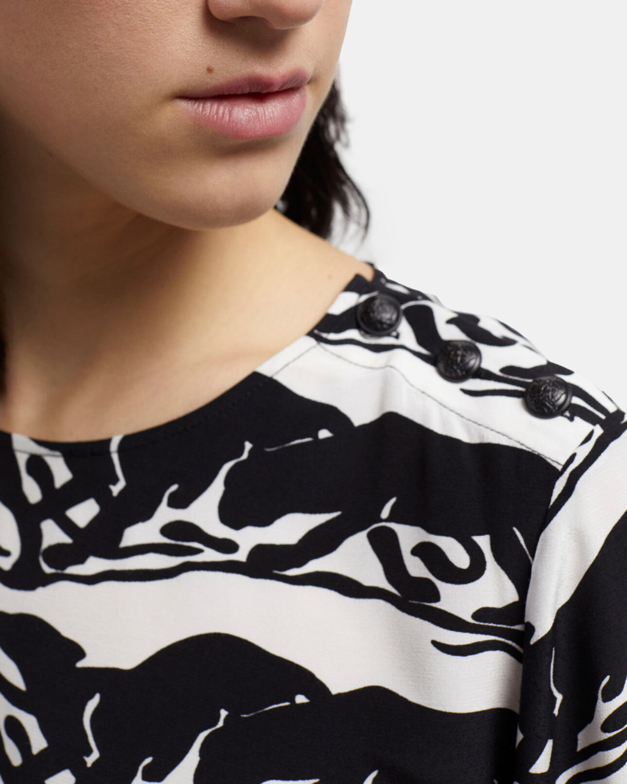 The Kooples FEMME BLACK / WHITE blouse imprimé panthère
