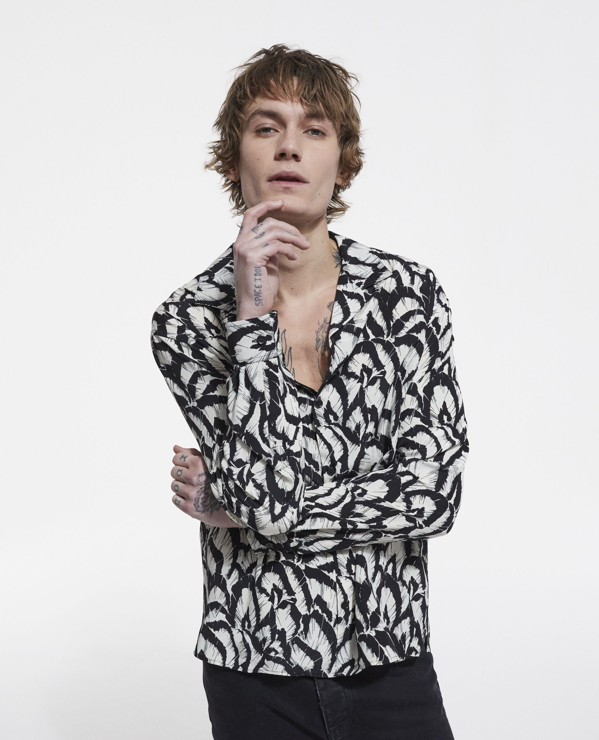 Chemise col hawaïen en soie imprimée, OFF WHITE / BLACK, hi-res image number null