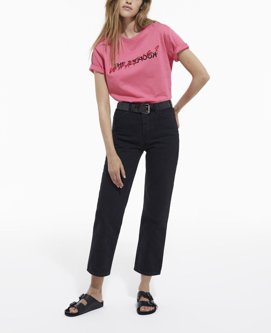 rosa t-shirt mit what is-schriftzug