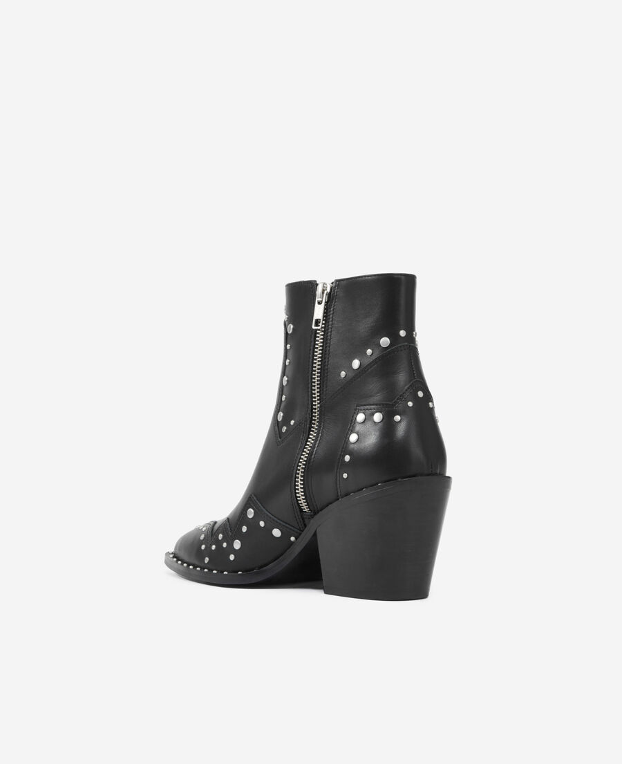 heeled leather boots