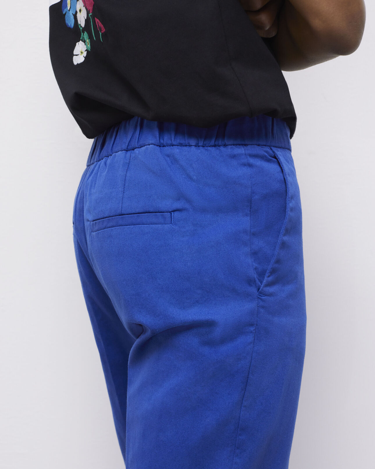 The Kooples HOMME BLUE pantalon bleu en coton