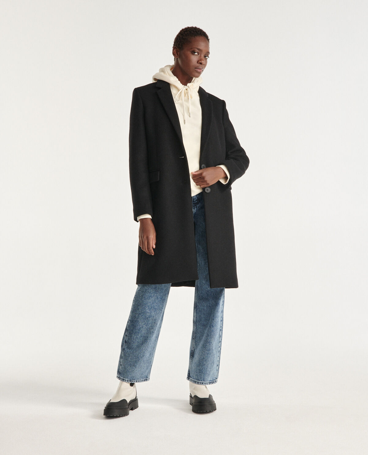 Long fitted store wool coat