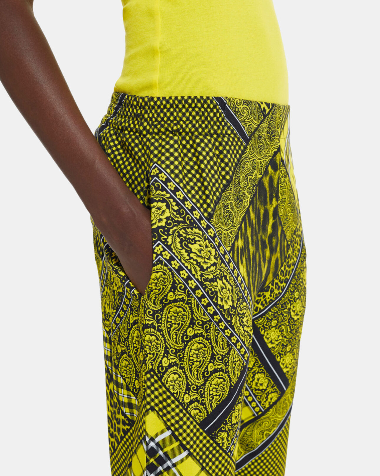 The Kooples WOMEN BLACK / YELLOW straight printed pants