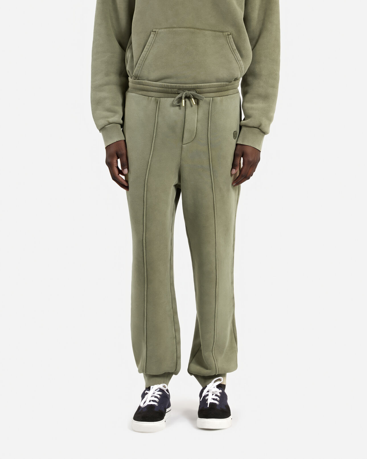The Kooples HERREN KAKI khakifarbene jogginghose mit wappen
