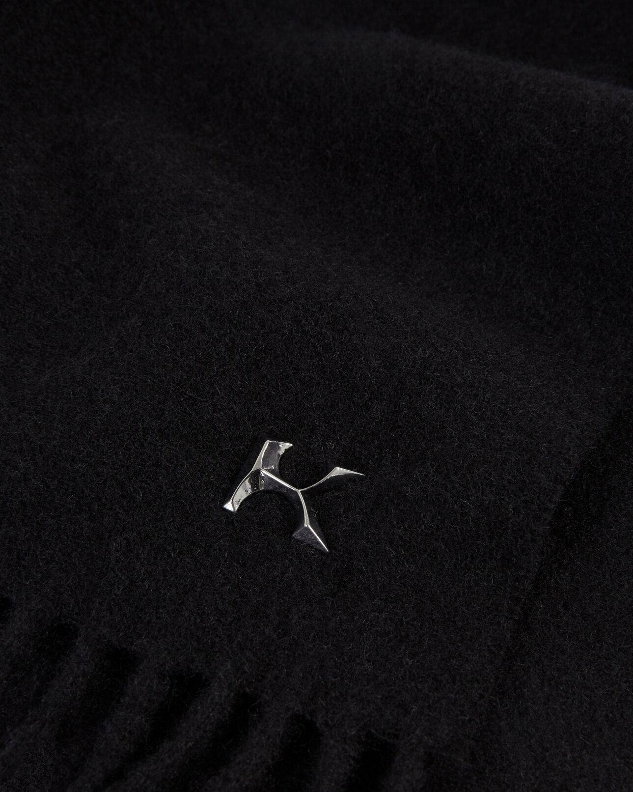 The Kooples HOMME BLACK écharpe laine cachemire noire monogramme