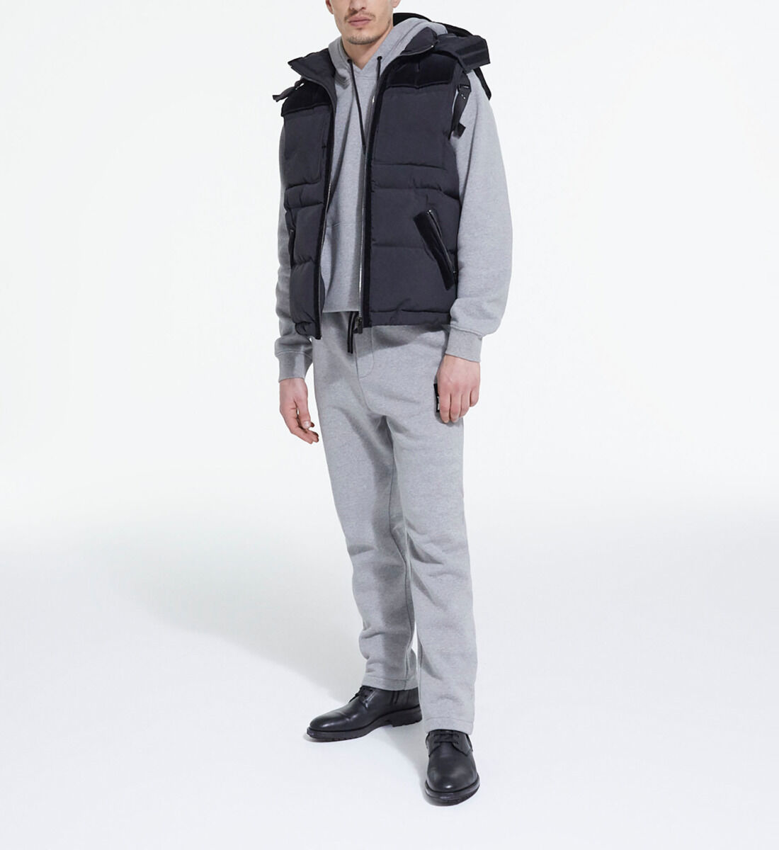 Sleeveless best sale black jacket