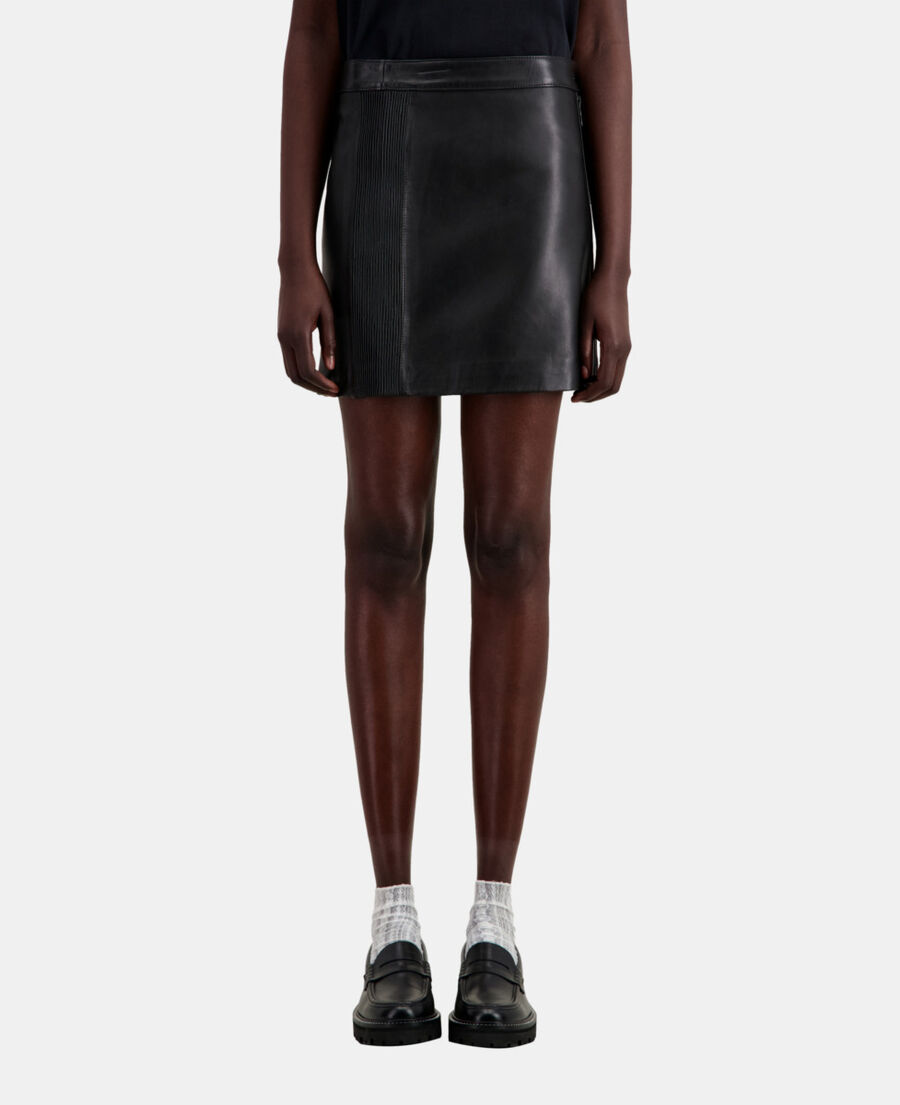 short black leather skirt with zip and pintuck details