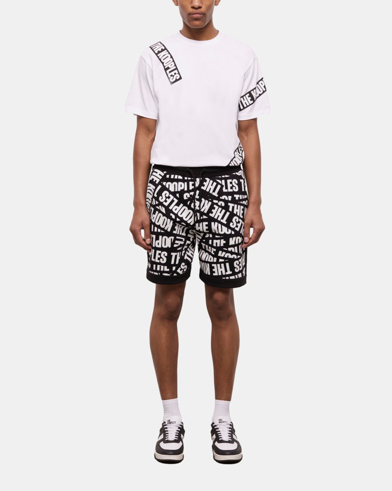 The Kooples HOMBRE BLACK / WHITE pantalones cortos tape logotipo